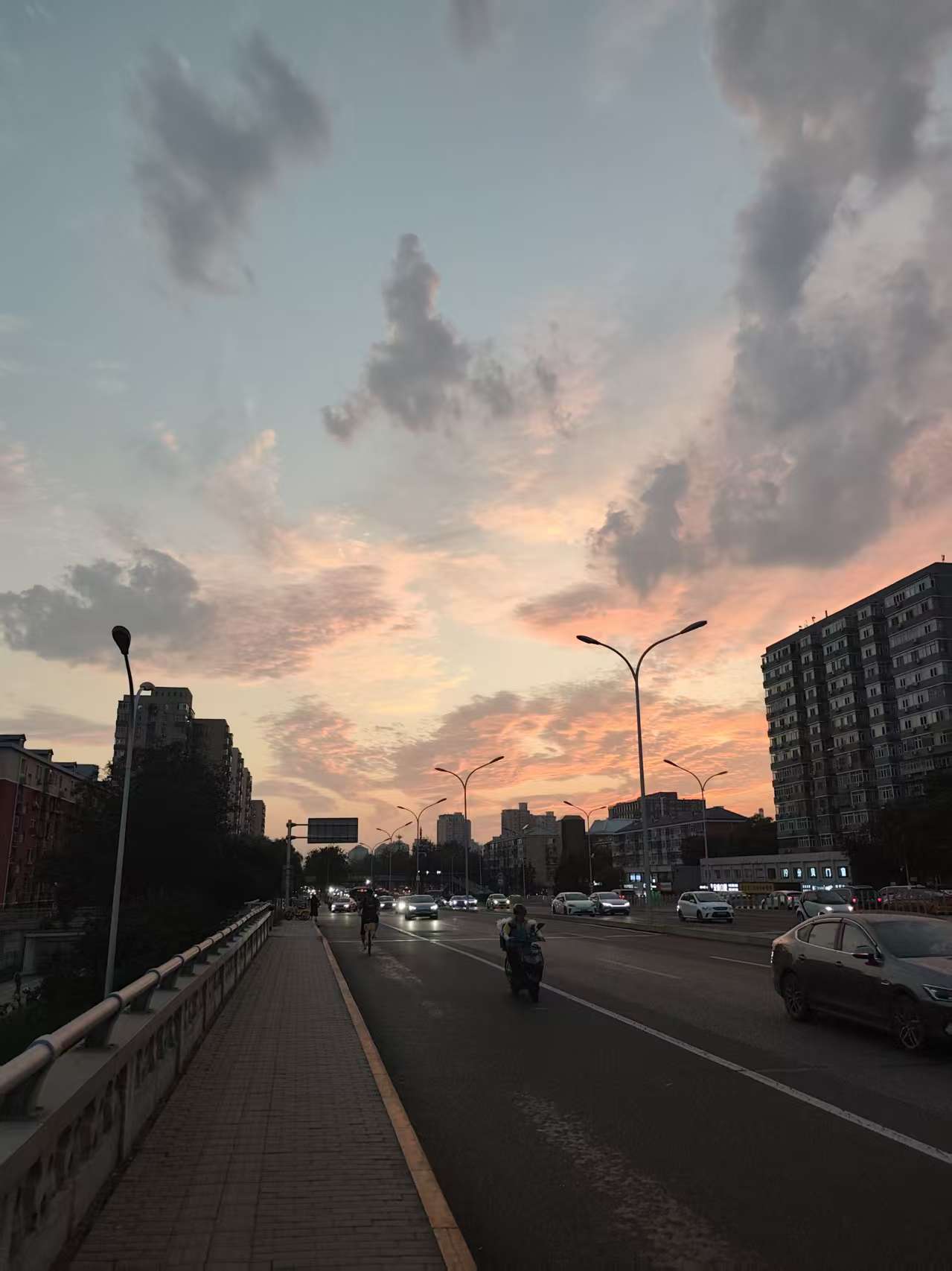 回家路上看到的晚霞